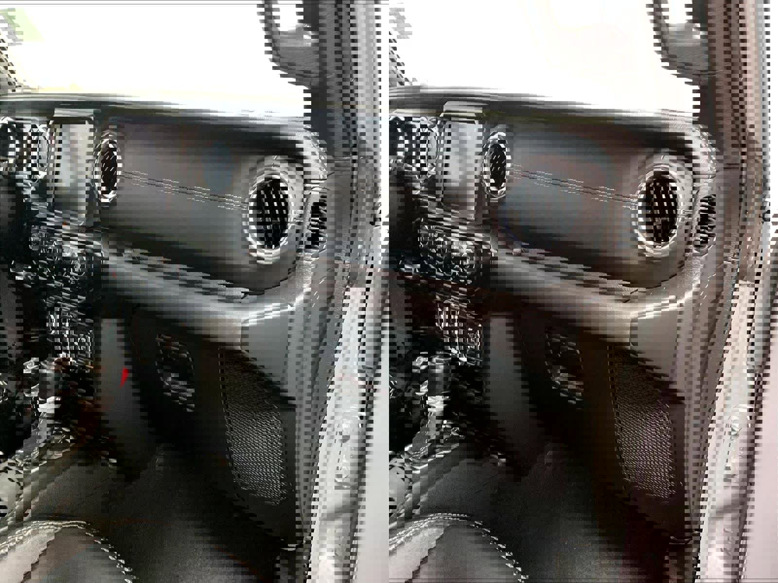 Used 2023 Jeep Wrangler Sahara w/ Cold Weather Group AWD/4WD image 13