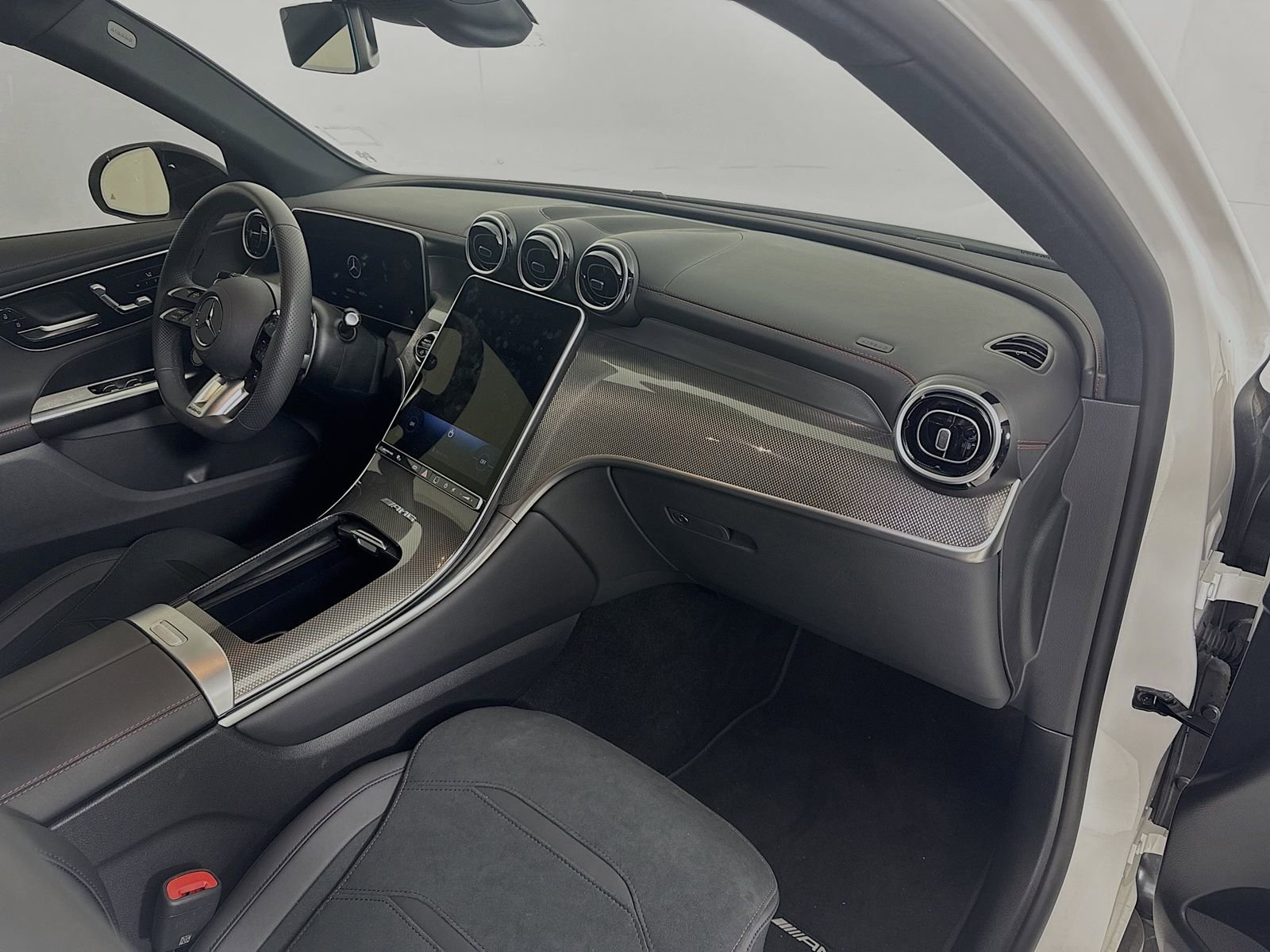 Used 2025 Mercedes-Benz GLC 43 AMG 4MATIC image 9