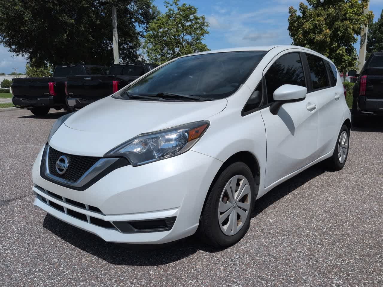 Used 2017 Nissan Versa Note SV FWD image 2