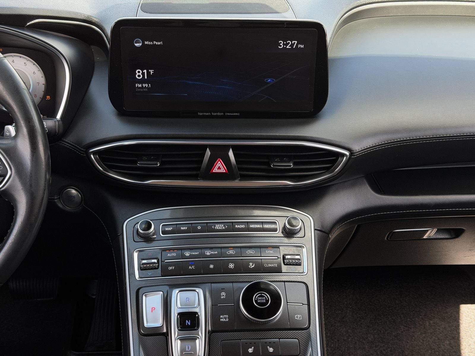 Used 2021 Hyundai Santa Fe SEL w/ Convenience + Premium Package FWD image 17