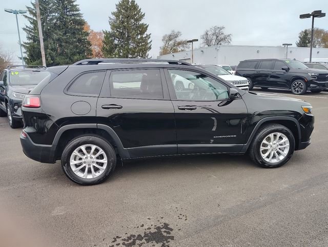 Used 2022 Jeep Cherokee Latitude Lux FWD image 2