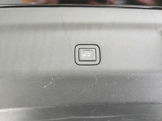 Used 2024 Chevrolet Suburban RST RWD image 47