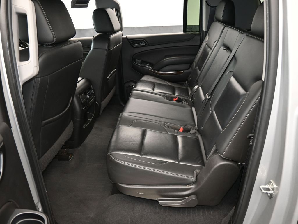 Used 2020 Chevrolet Suburban LT image 36
