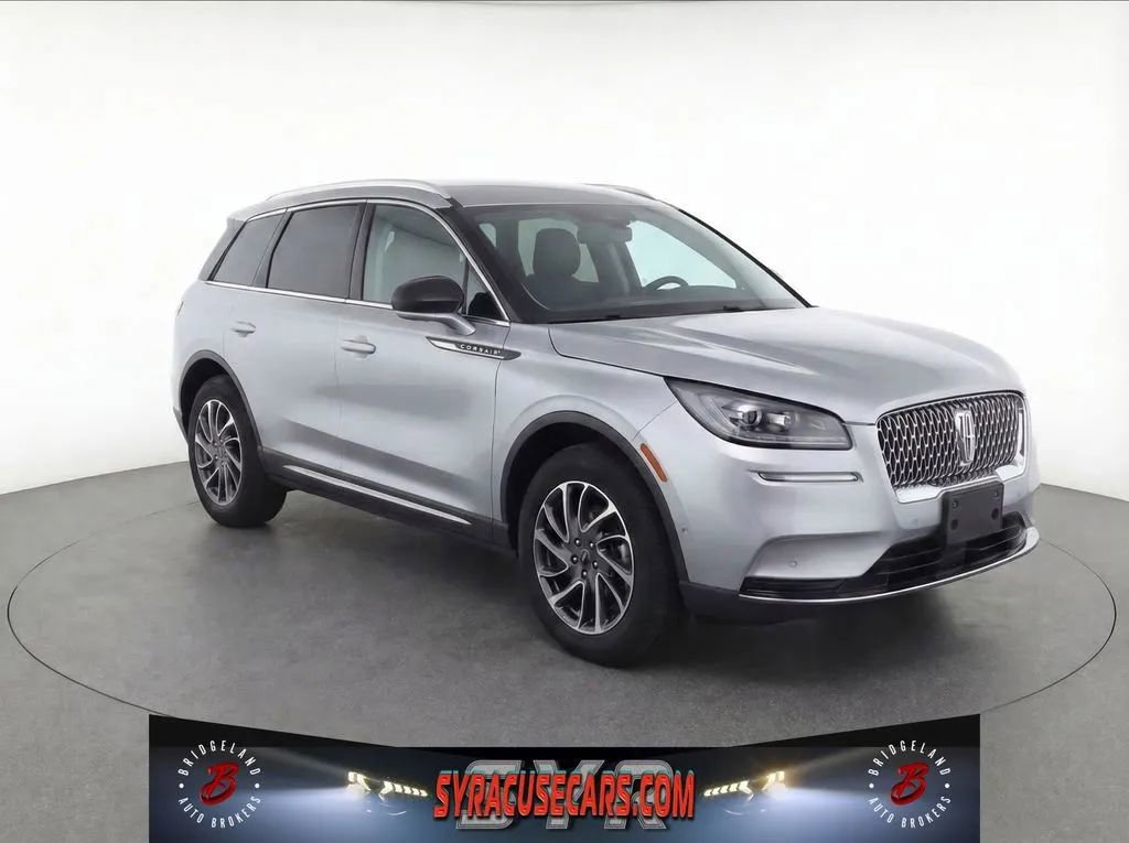 Used 2022 Lincoln Corsair Standard w/ Equipment Group 101A image 1