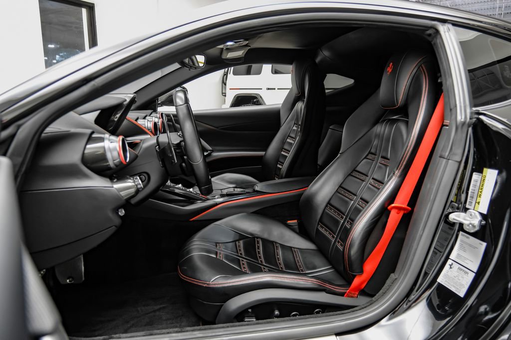 Used 2019 Ferrari 812 Superfast RWD image 36