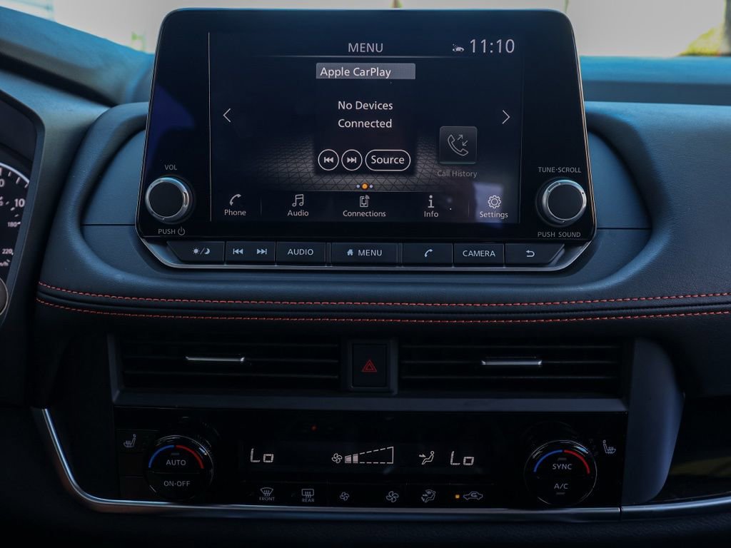 Used 2025 Nissan Rogue SV image 29