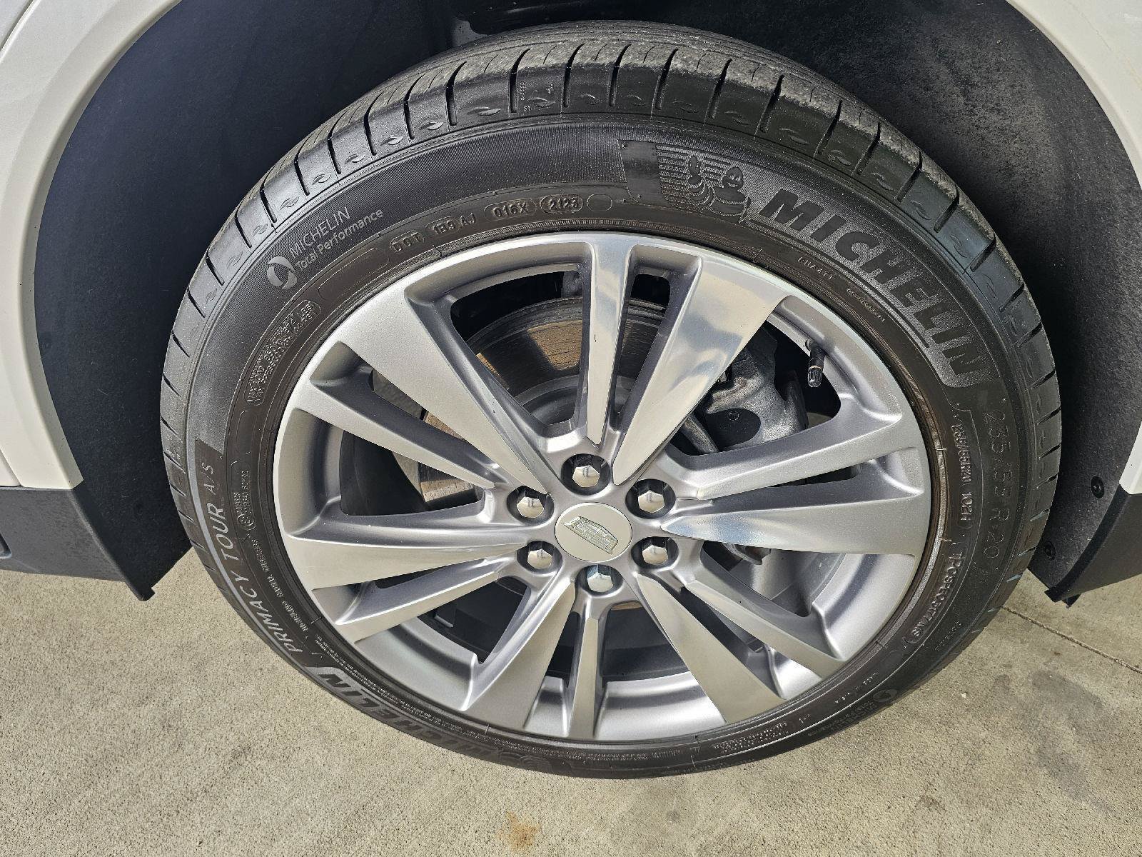 Used 2024 Cadillac XT5 Premium Luxury w/ Technology Package AWD/4WD image 9