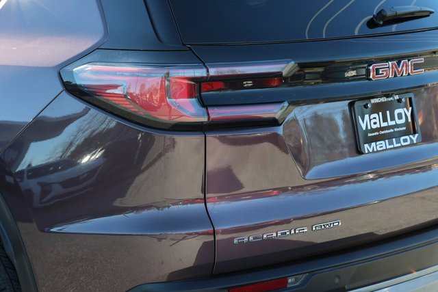 Used 2024 GMC Acadia Elevation image 31