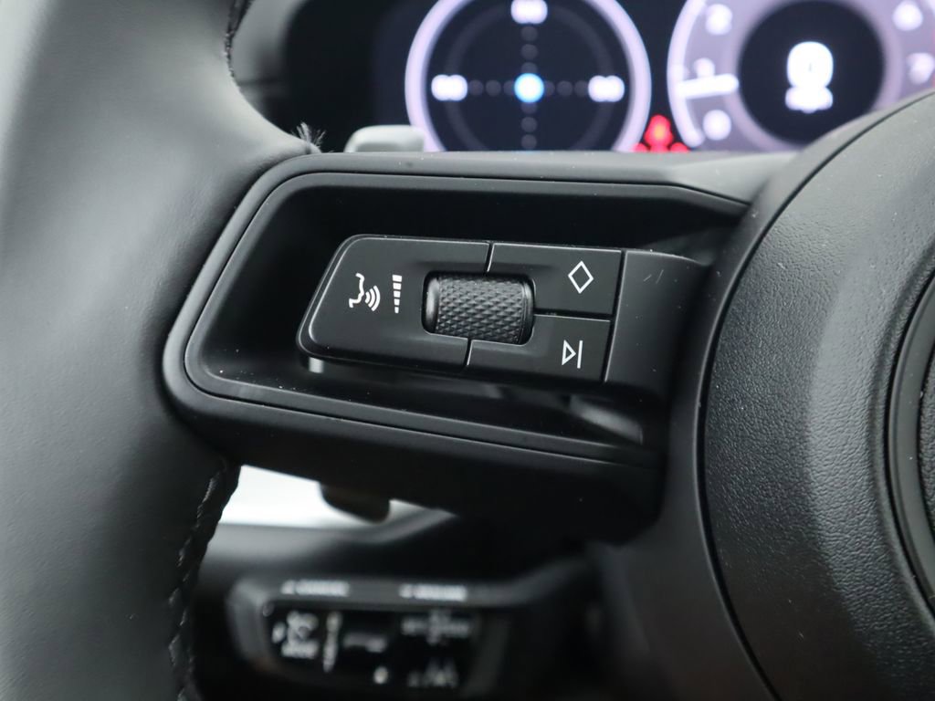 Used 2024 Porsche Cayenne Coupe AWD/4WD image 11