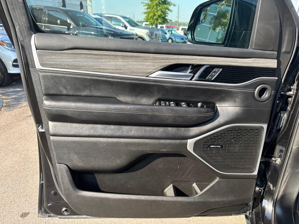 Used 2024 Jeep Wagoneer Series II AWD/4WD image 9