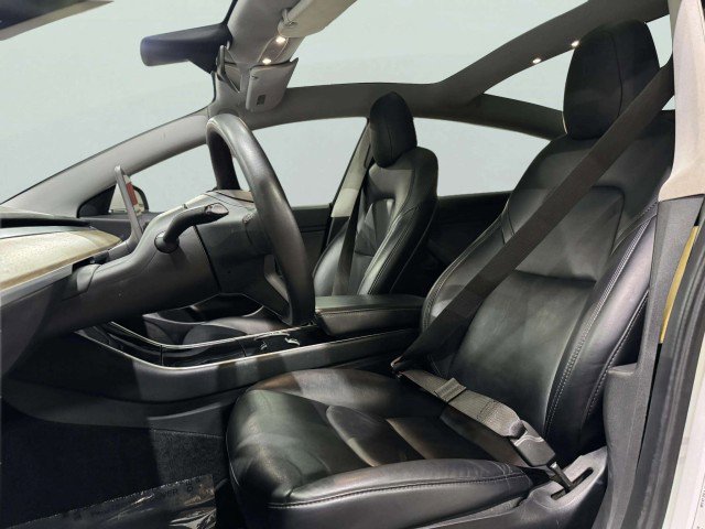 Used 2020 Tesla Model 3 Standard Range Plus image 22