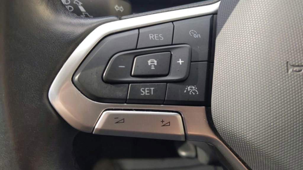 Used 2023 Volkswagen Jetta SE image 24