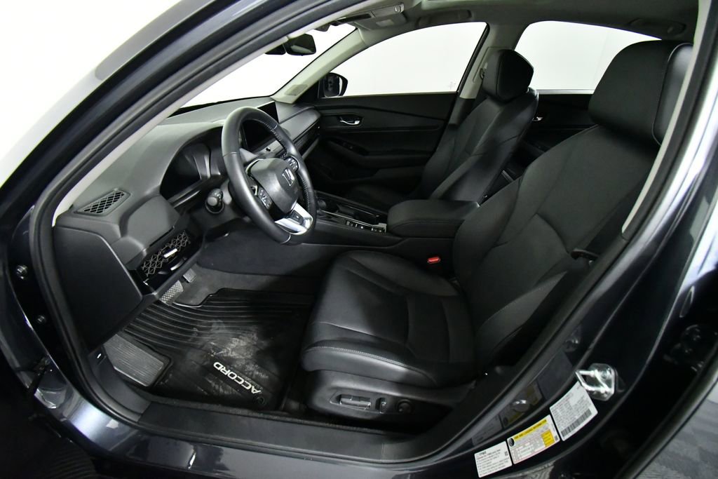 Used 2025 Honda Accord Touring image 5