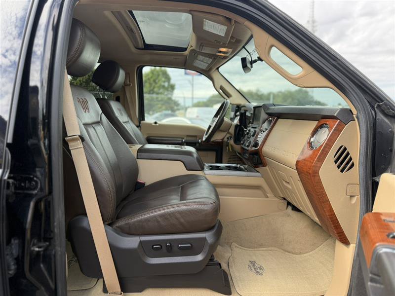 Used 2016 Ford F250 King Ranch w/ King Ranch Package AWD/4WD image 37