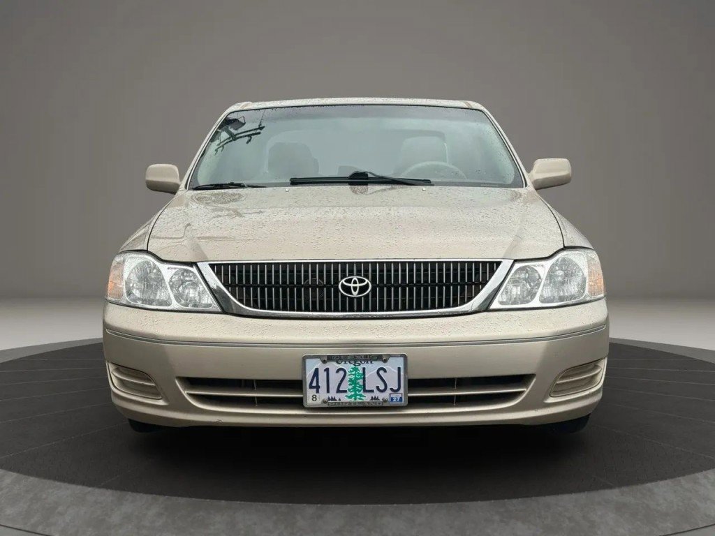 Used 2000 Toyota Avalon XL image 5
