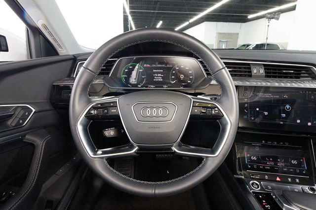 Used 2023 Audi e-tron Premium Plus w/ Premium Plus Package AWD/4WD image 14