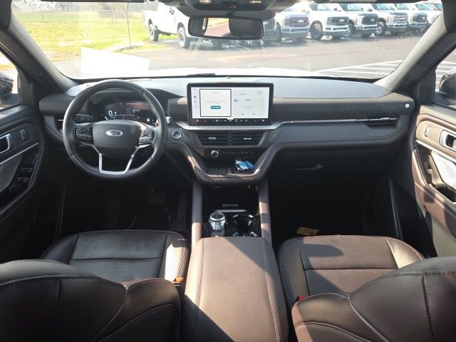 Used 2025 Ford Explorer Platinum w/ LUX Leather Package AWD/4WD image 23