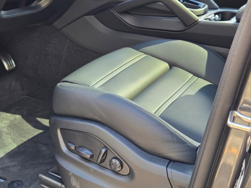 New 2026 Porsche Cayenne Coupe image 22