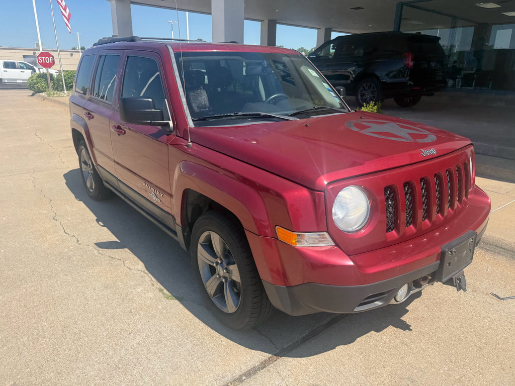 Used 2014 Jeep Patriot Latitude w/ Freedom Edition Package FWD image 4
