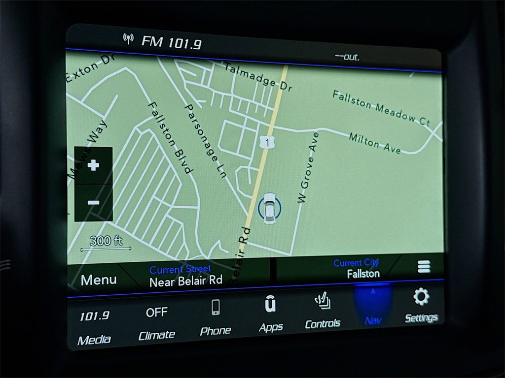 Used 2023 Chrysler 300 S image 8