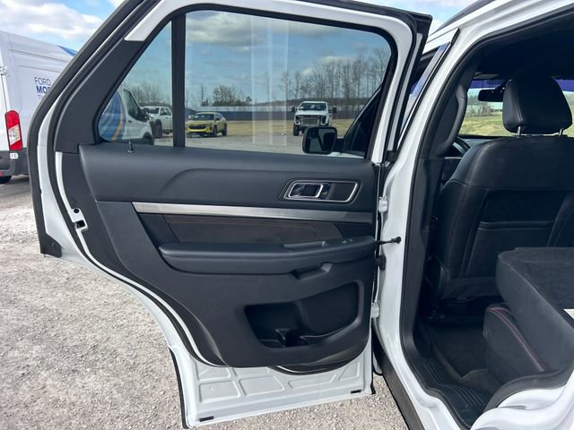 Used 2018 Ford Explorer XLT w/ Equipment Group 202A image 41