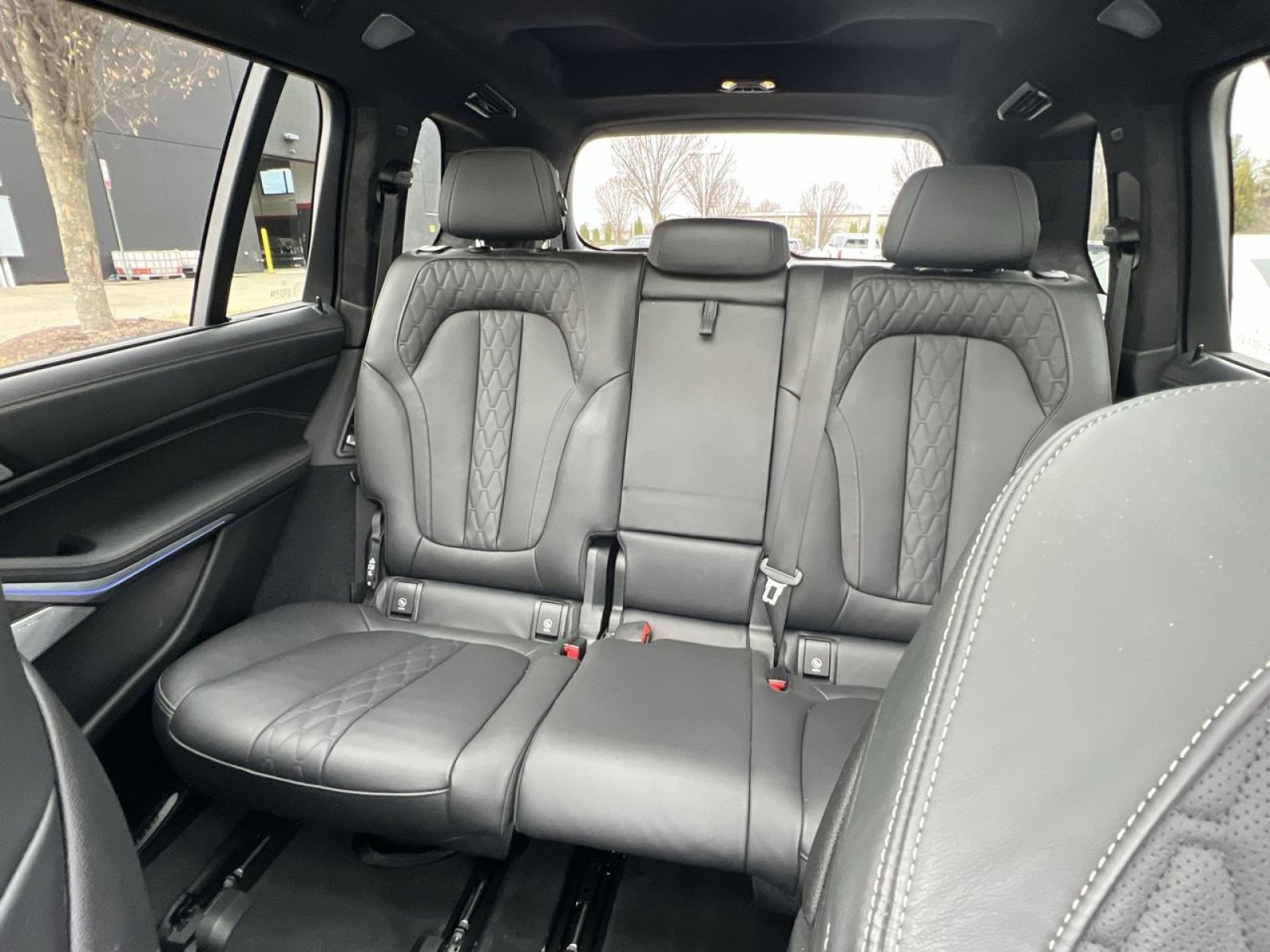 Used 2024 BMW X7 M60i w/ Executive Package image 5