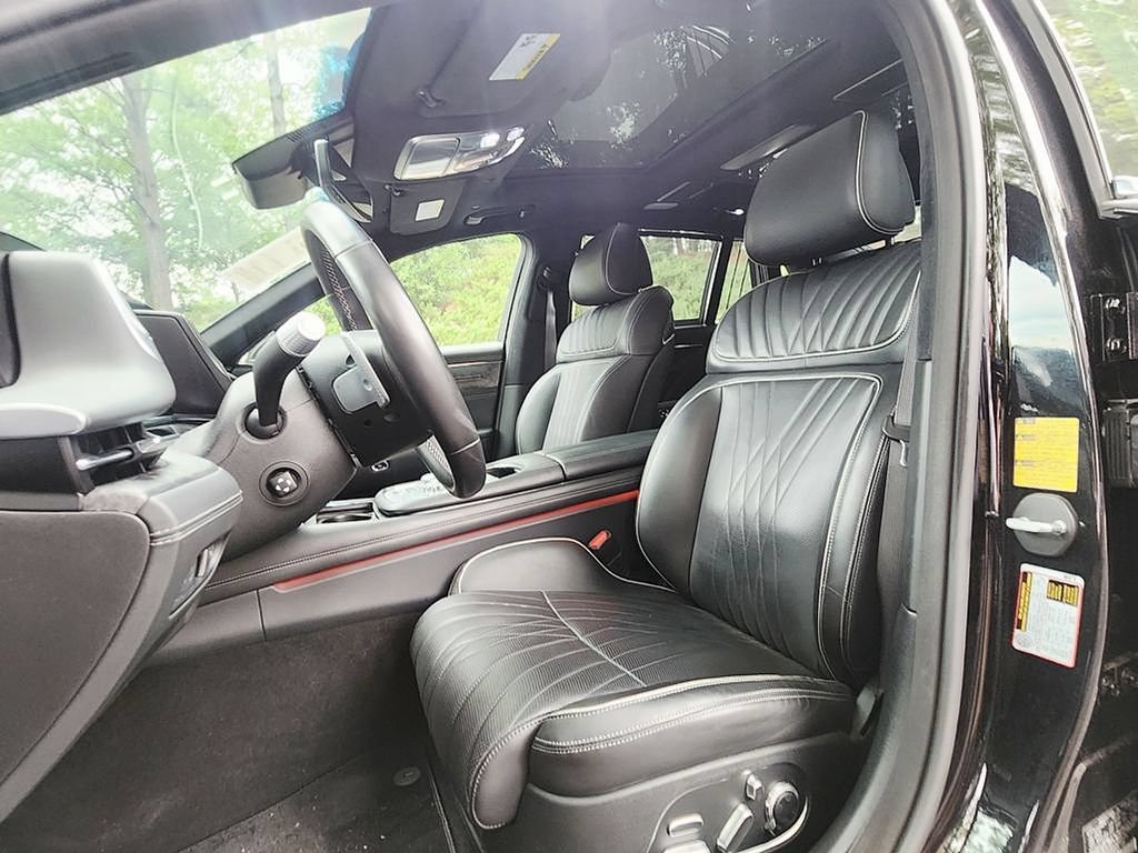 Used 2024 Genesis G90 3.5T AWD/4WD image 7