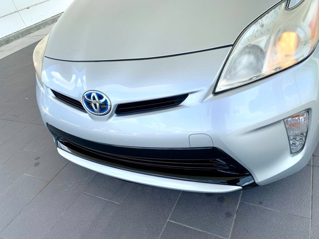 Used 2014 Toyota Prius Two FWD image 2