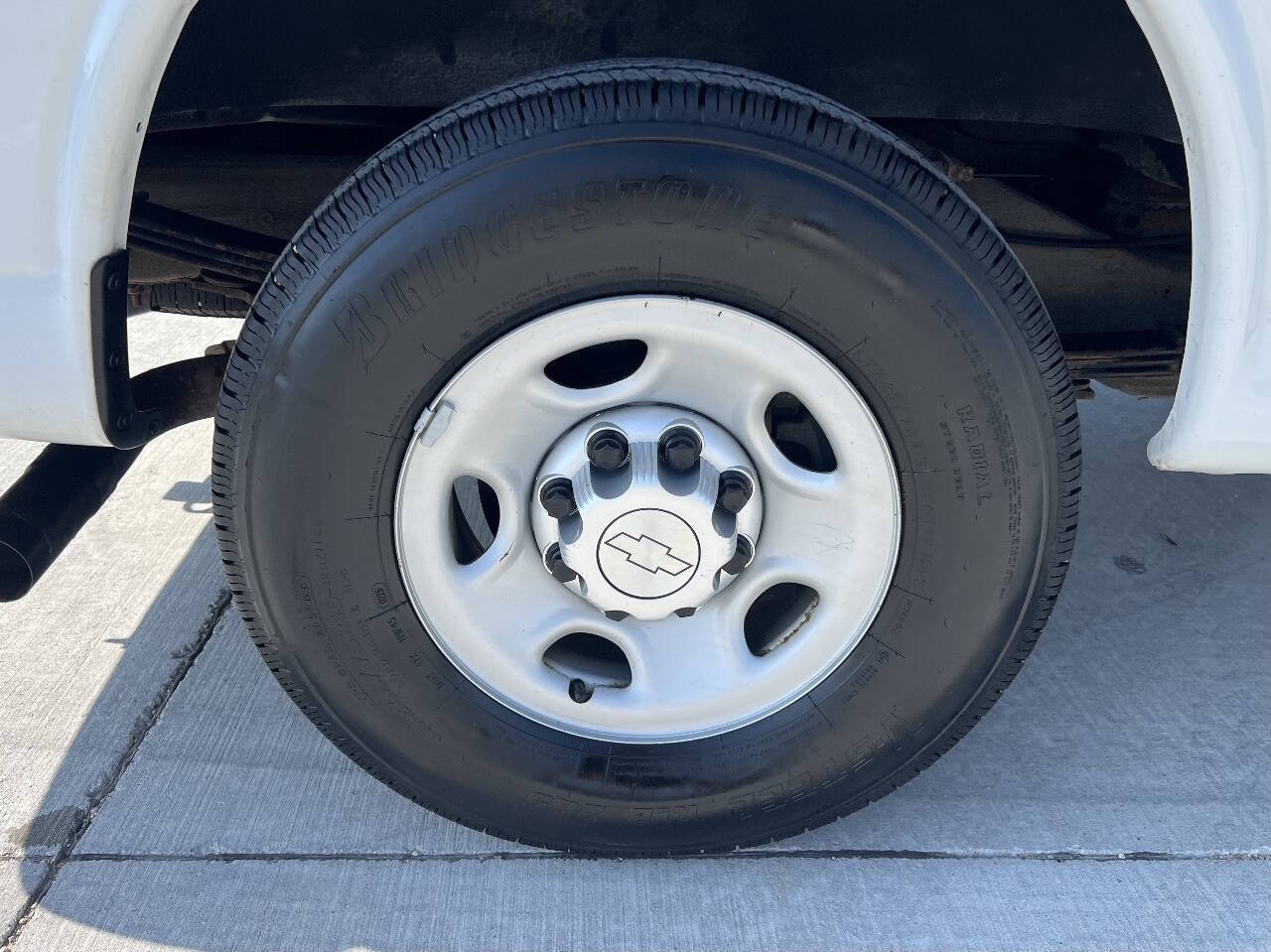 Used 2015 Chevrolet Express 2500 RWD image 18
