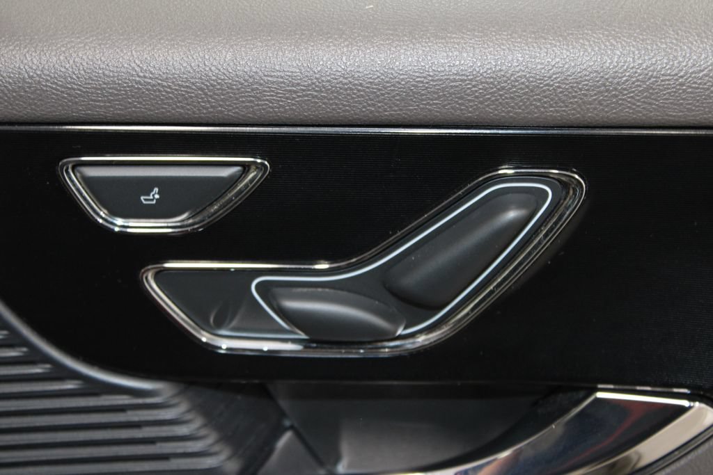 Used 2021 Lincoln Corsair AWD w/ Premium Package image 26