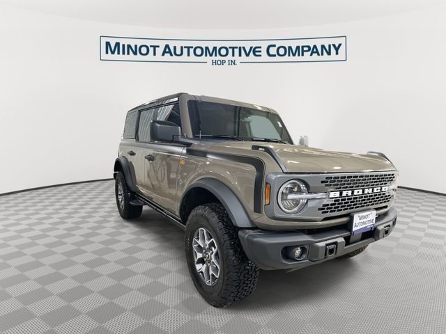 Used 2025 Ford Bronco Badlands AWD/4WD image 2
