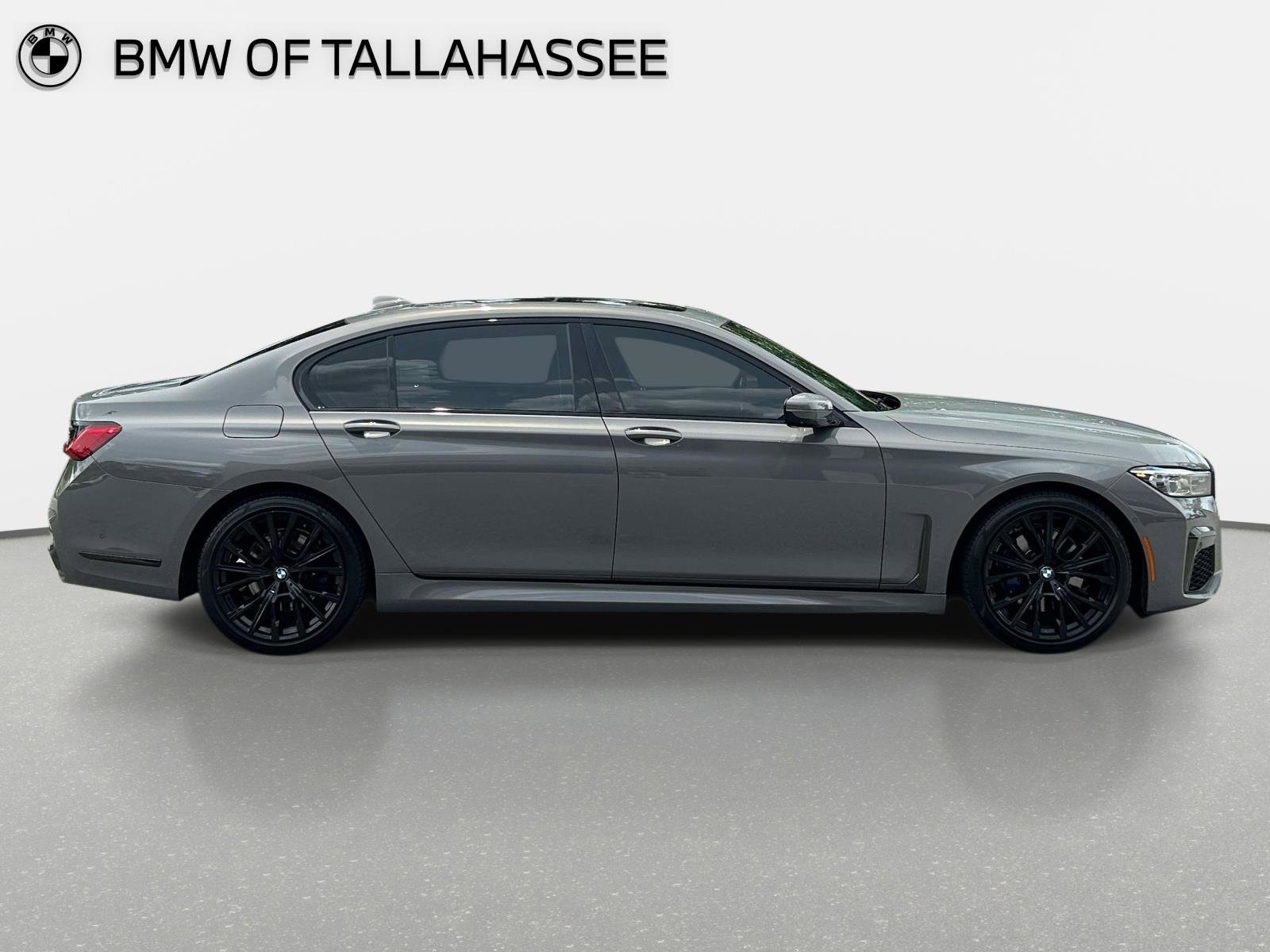 Used 2021 BMW 740i w/ M Sport Package RWD image 5