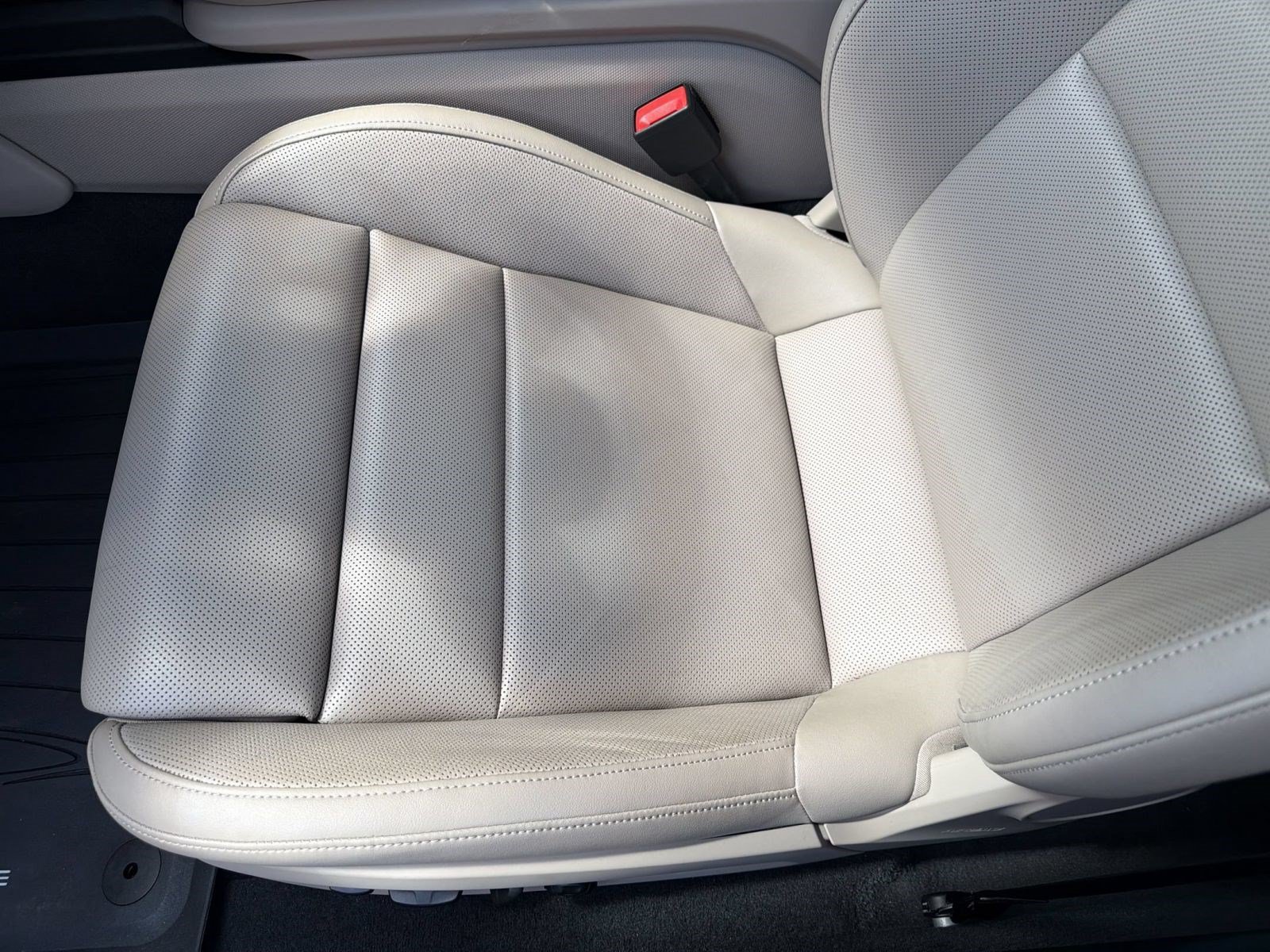 Certified 2025 Porsche Taycan RWD image 15
