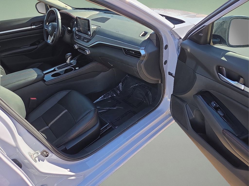 Used 2024 Nissan Altima 2.5 SR image 12