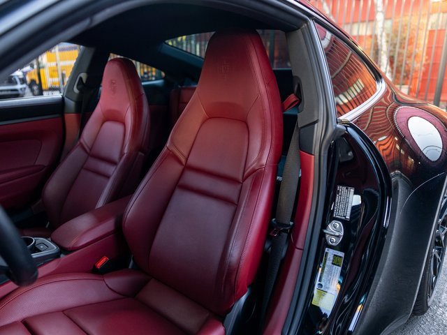 Used 2024 Porsche 911 Carrera 4S image 5