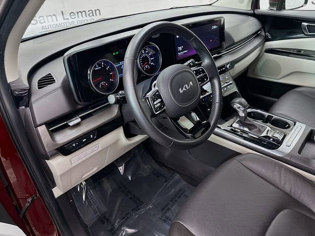 Used 2022 Kia Carnival EX image 10