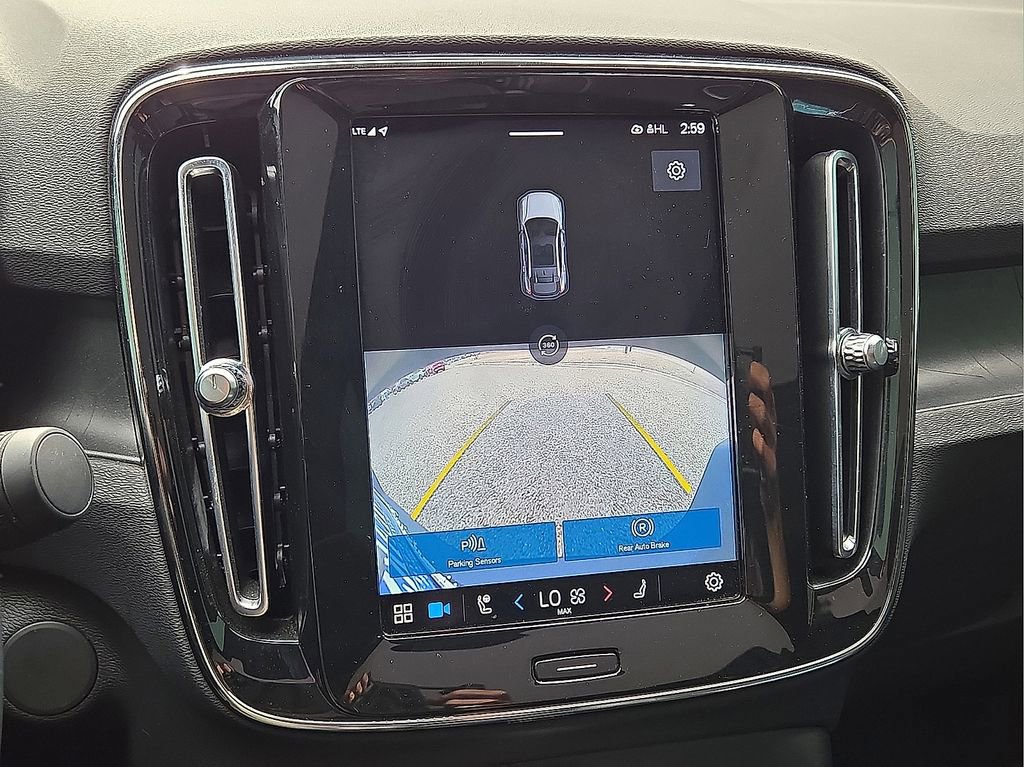 Used 2023 Volvo C40 P8 Recharge Ultimate image 30