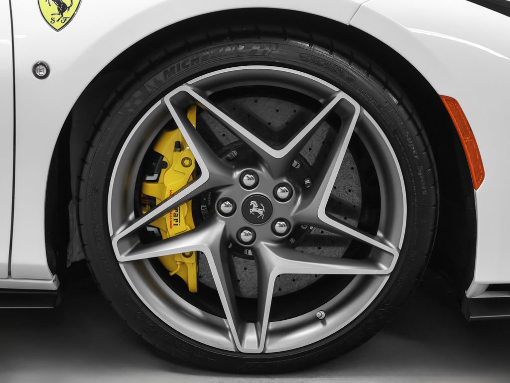 Certified 2022 Ferrari F8 Tributo RWD image 11