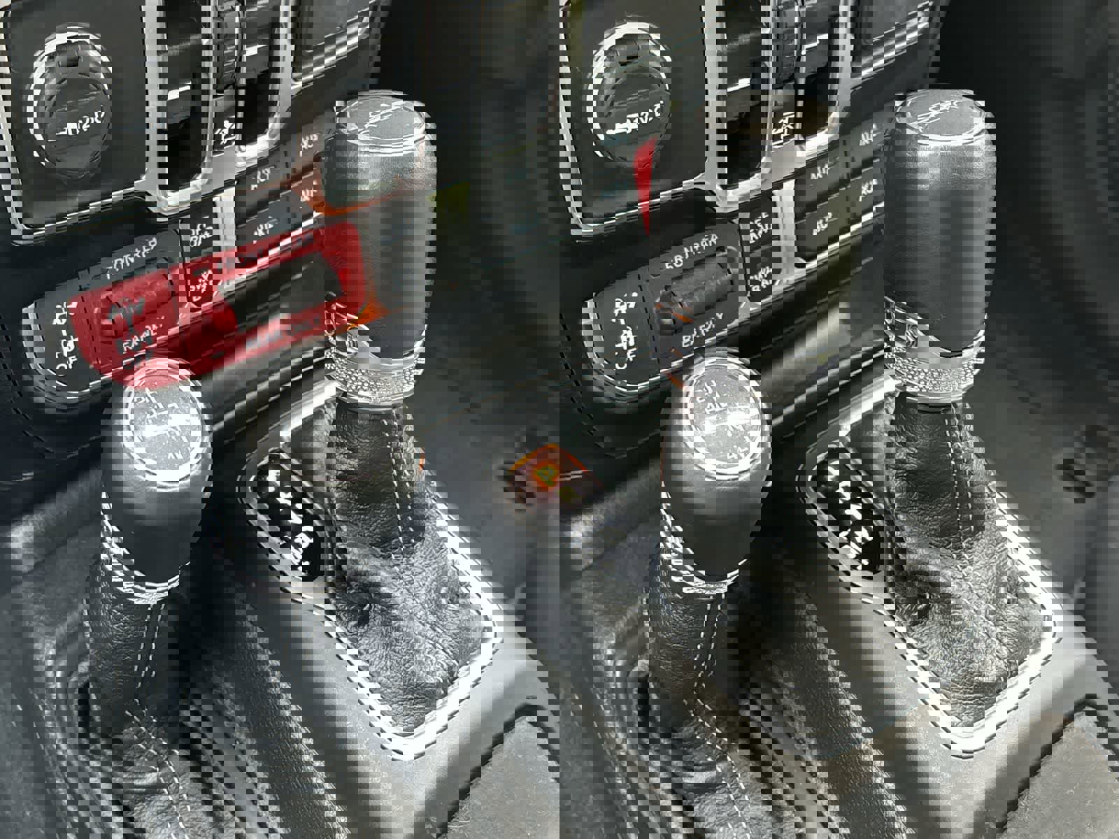 Used 2024 Jeep Gladiator Rubicon w/ Technology Group image 23