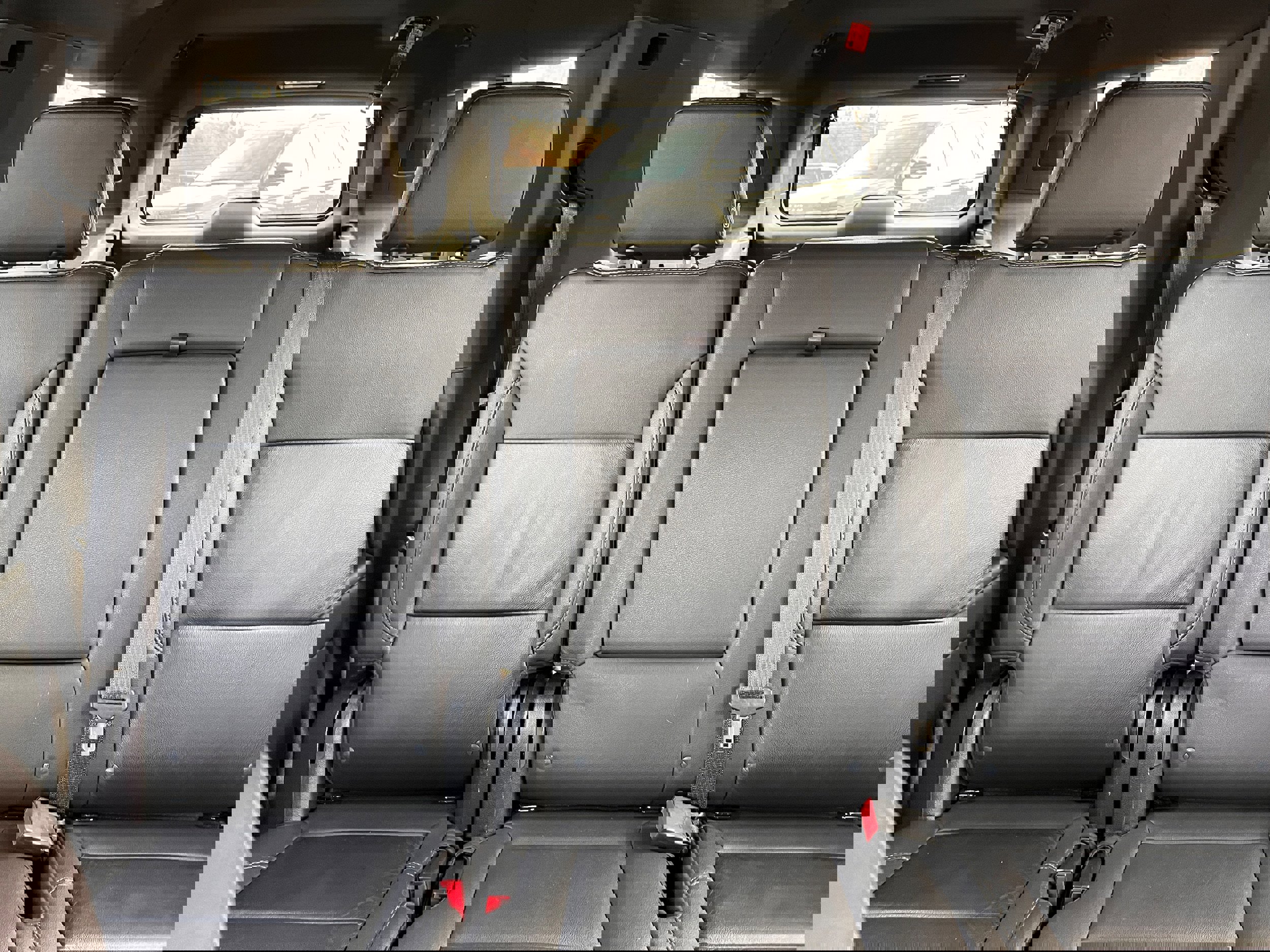 Used 2023 Chevrolet Suburban LT image 9