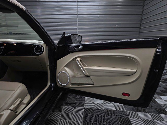 Used 2018 Volkswagen Beetle 2.0T S w/ Style & Comfort Package FWD image 32