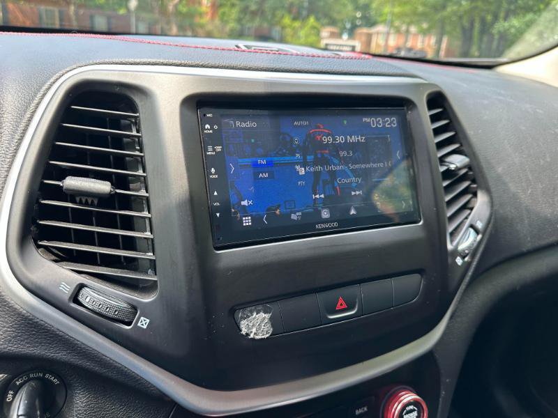 Used 2015 Jeep Cherokee Trailhawk w/ Leather Interior Group AWD/4WD image 34