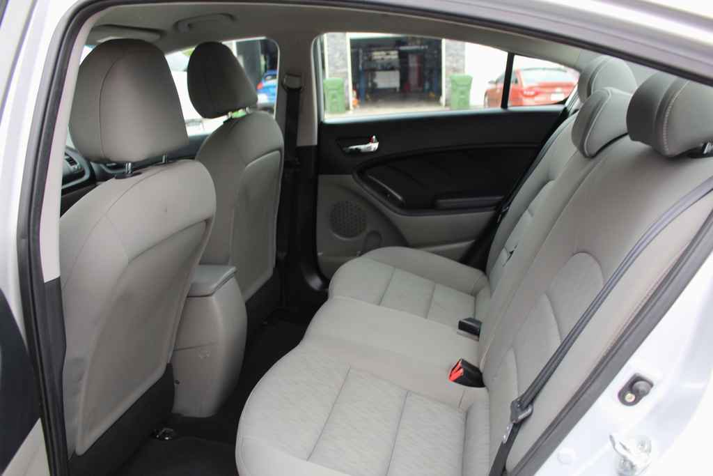 Used 2015 Kia Forte LX FWD image 22
