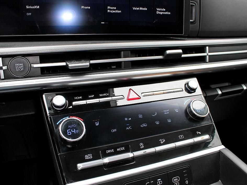 Used 2025 Hyundai Santa Fe SEL FWD image 14