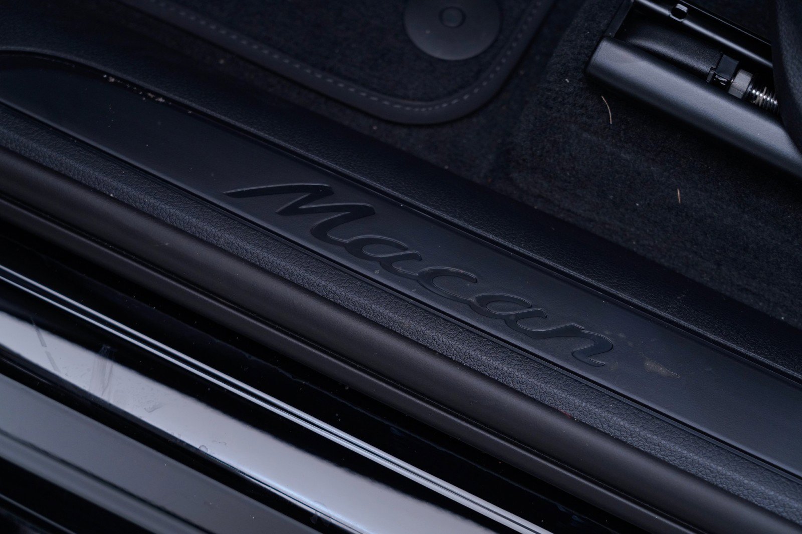 New 2026 Porsche Macan image 14