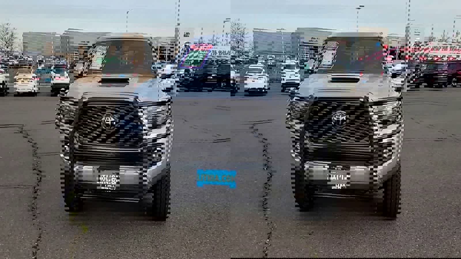 Used 2022 Toyota Tacoma TRD Sport w/ Technology Package image 3