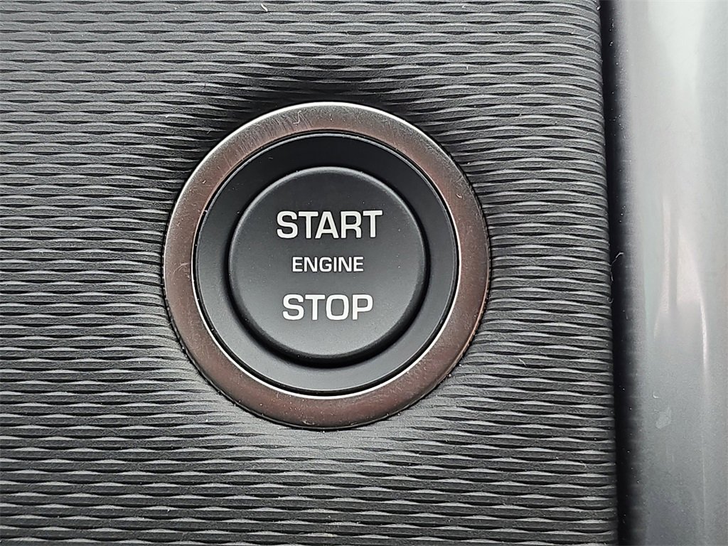 New 2025 Land Rover Discovery Dynamic SE image 27