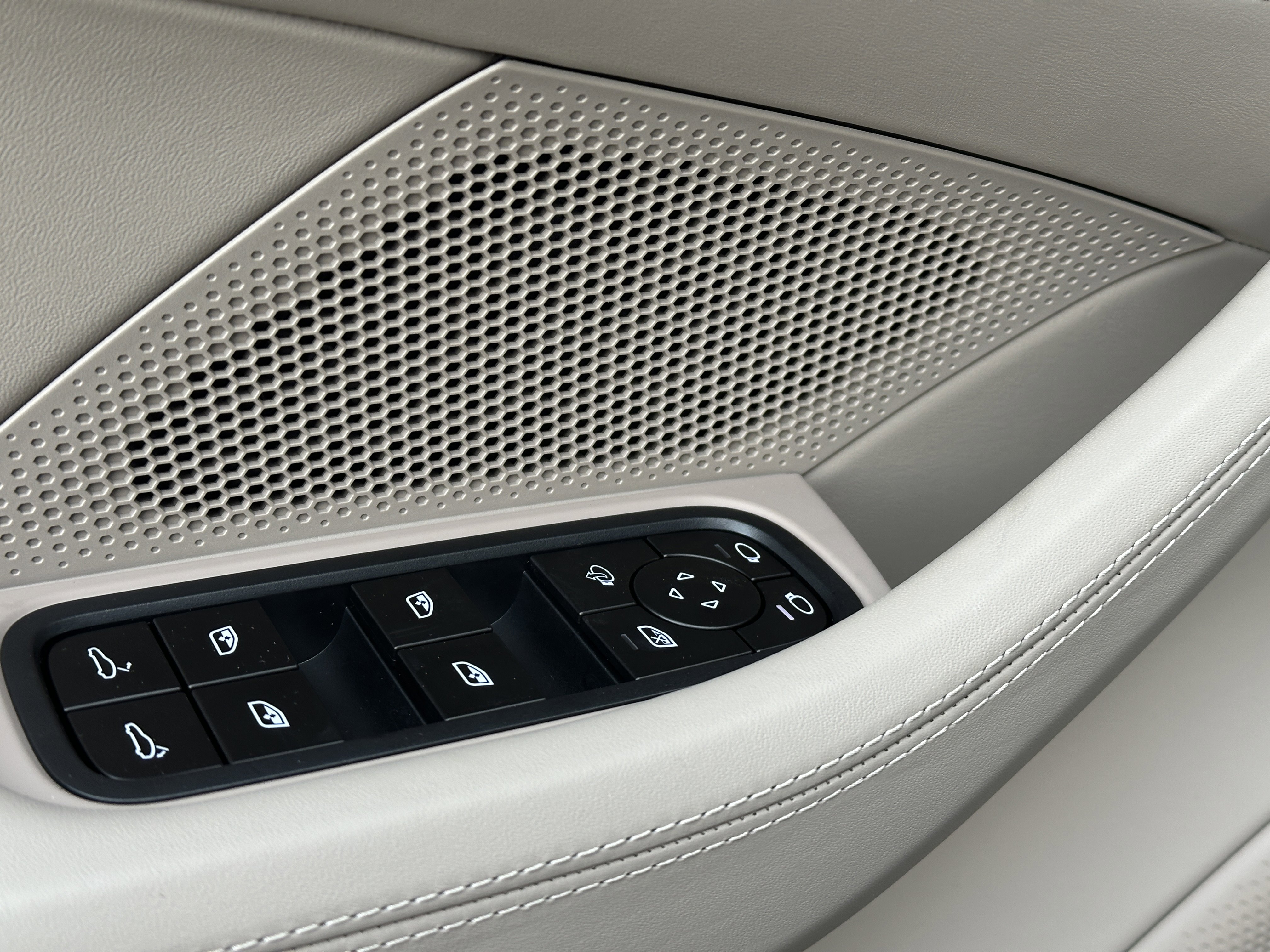 New 2026 Porsche Panamera 4 image 24