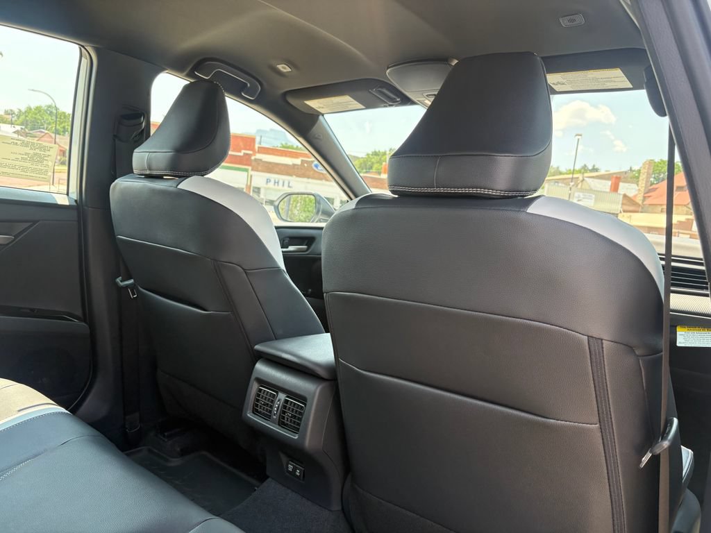 New 2026 Toyota Camry Hybrid FWD image 16