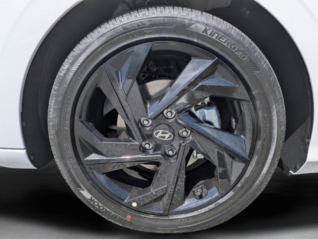 New 2026 Hyundai Elantra SEL Sport FWD image 13
